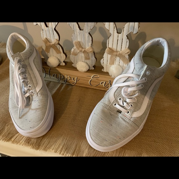 Women’s Vans - Picture 1 of 3
